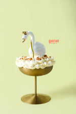 Swan Queen Cake on Cup