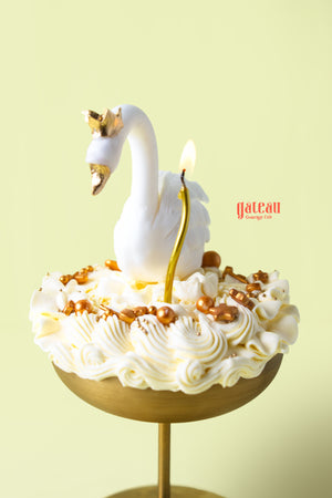 Swan Queen Cake on Cup