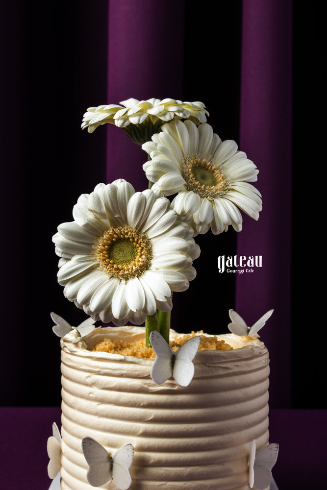 Cake with Arrangement