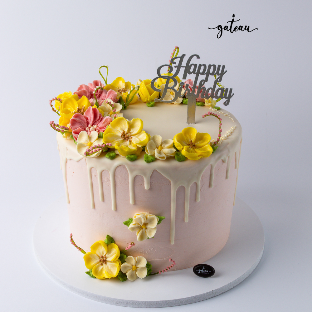 Birthday cake with topper