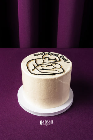 Father's Day mini cake from Gateau Gourmet Cafe with white frosting and best dad design