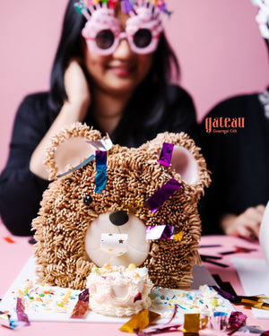 Gibbous Cake unique design bear-shaped cake with textured frosting by Gateau Gourmet Cafe