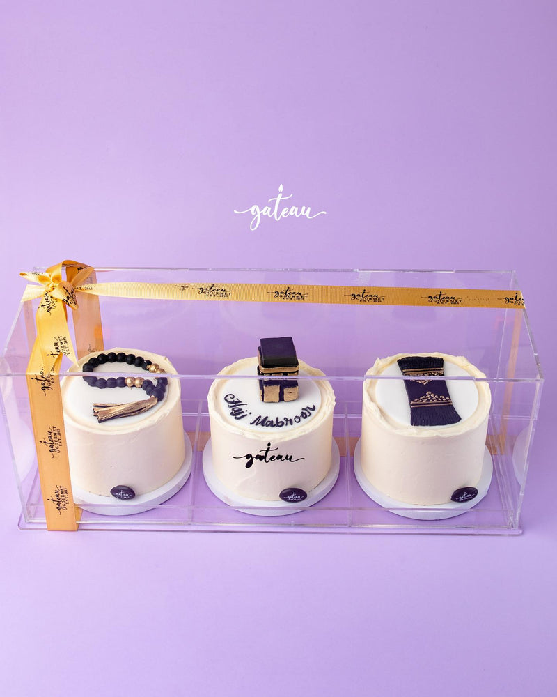 Gateau Gourmet Cafe Kaaba themed cake set with three white mini cakes decorated with Islamic motifs
