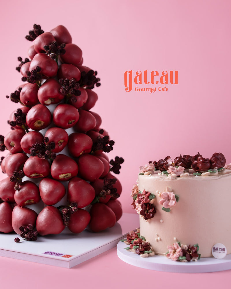 Elegant luxury strawberry cake for parties decorated with floral touches and vibrant colors