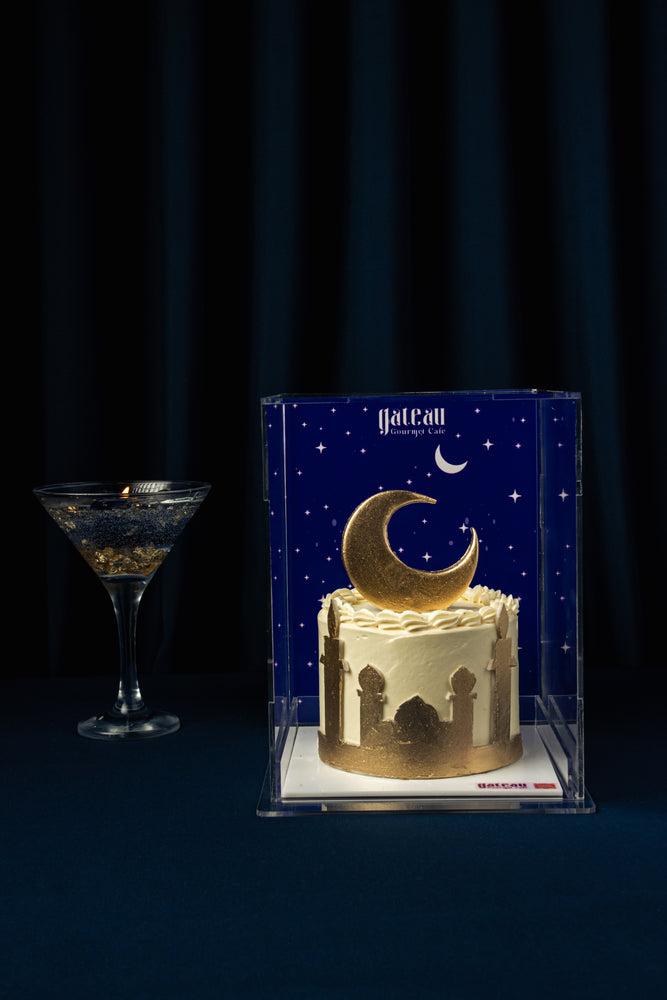 Golden Mosque Mini Cake from Gateau Gourmet Cafe with elegant gold decorations and moon design